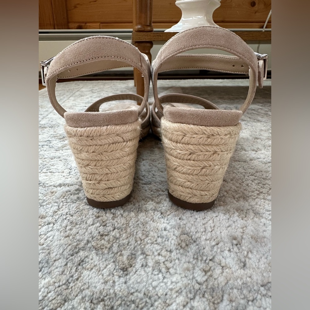💕 Vionic 💕 Tulum Ariel Suede Wedge Sandal - Picture 8 of 10